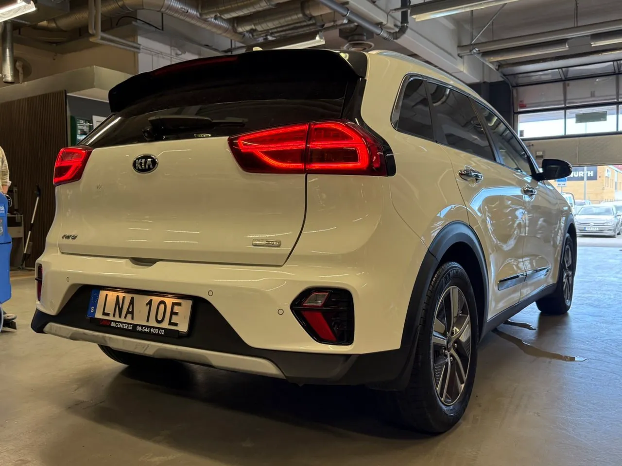 Vehicle image 7