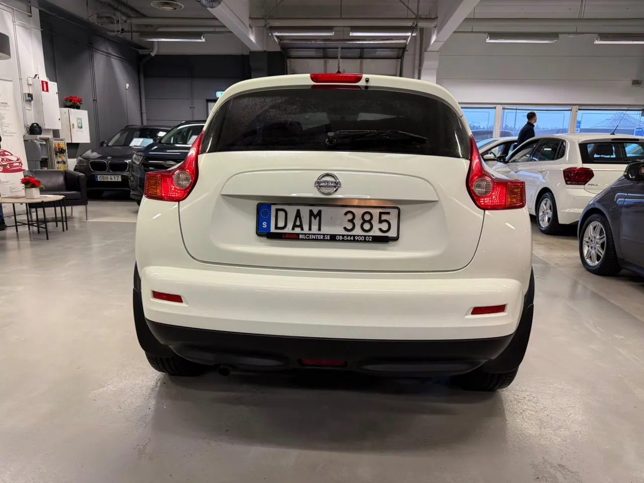 Vehicle image 6