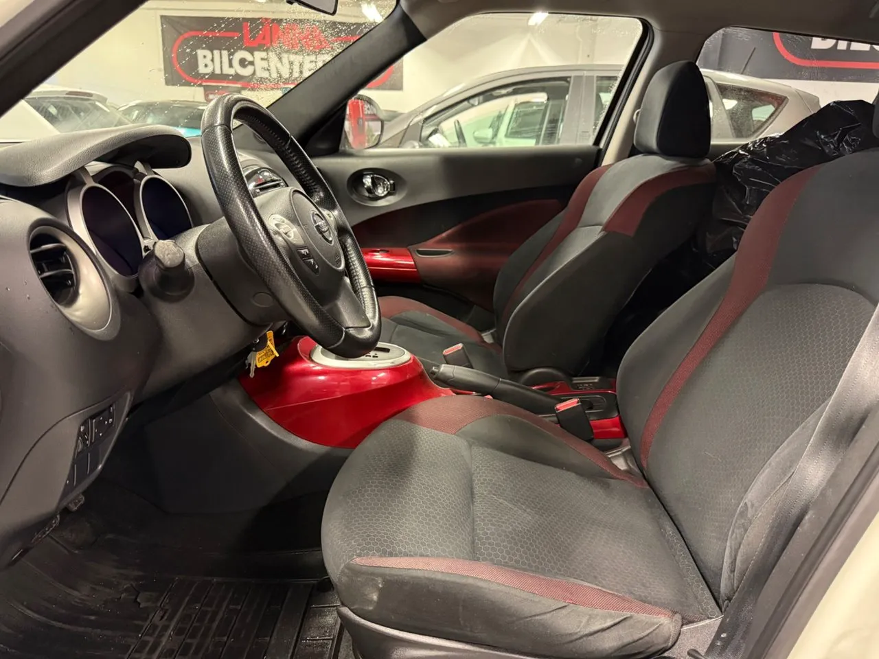 Vehicle image 11