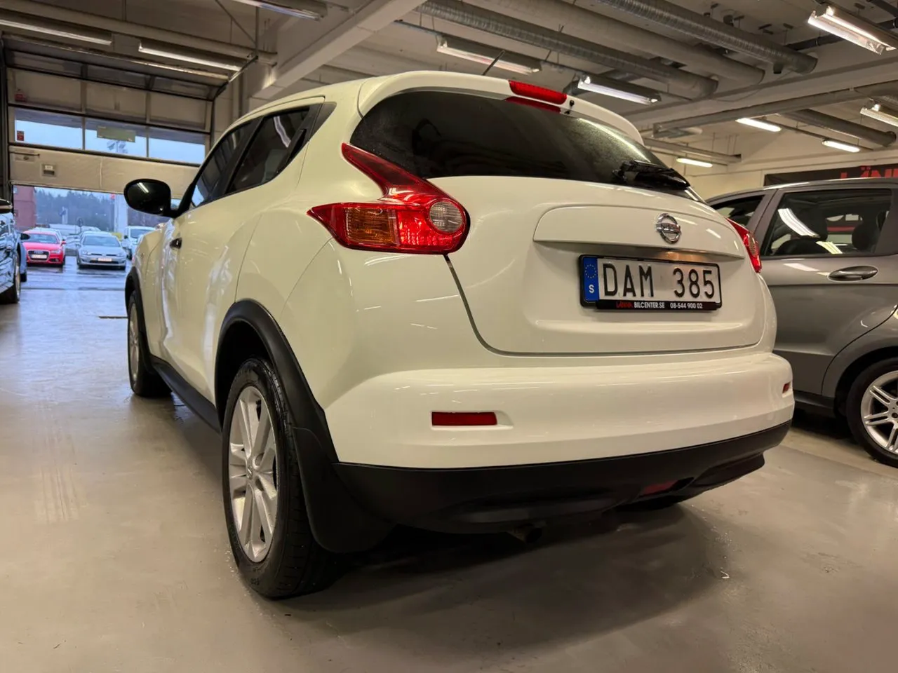 Vehicle image 7