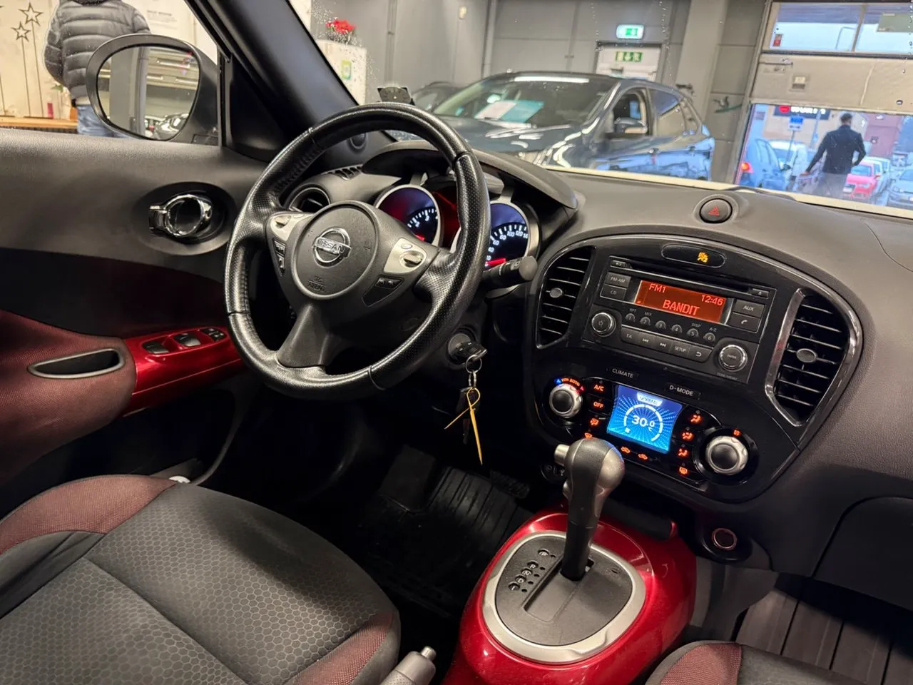 Vehicle image 17