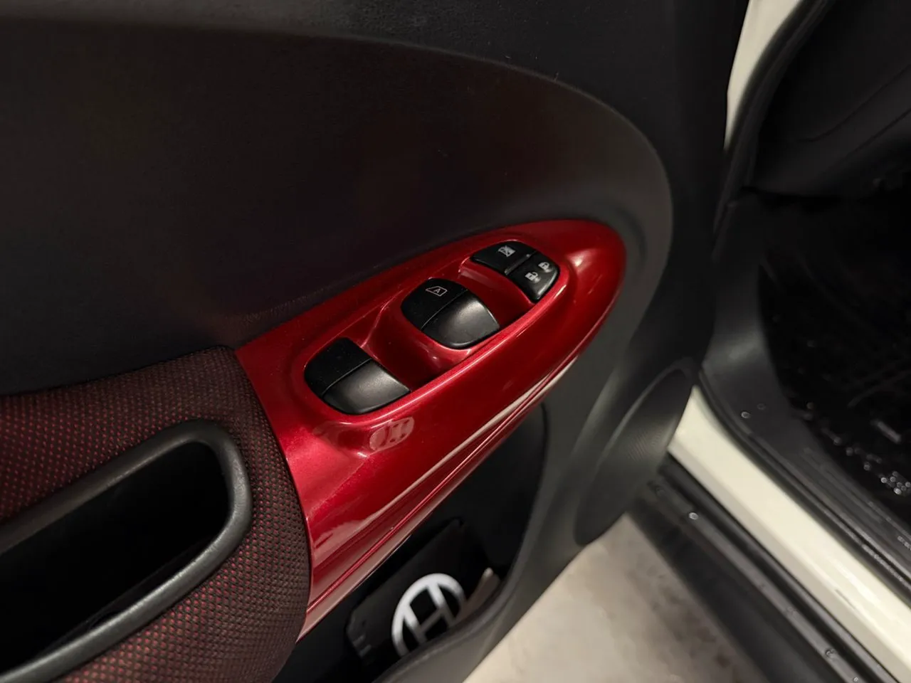 Vehicle image 14
