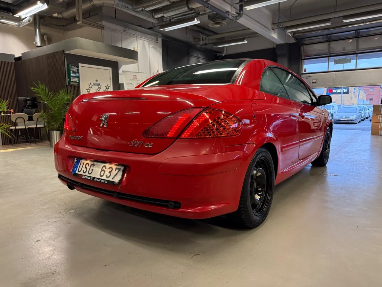 Vehicle image 6