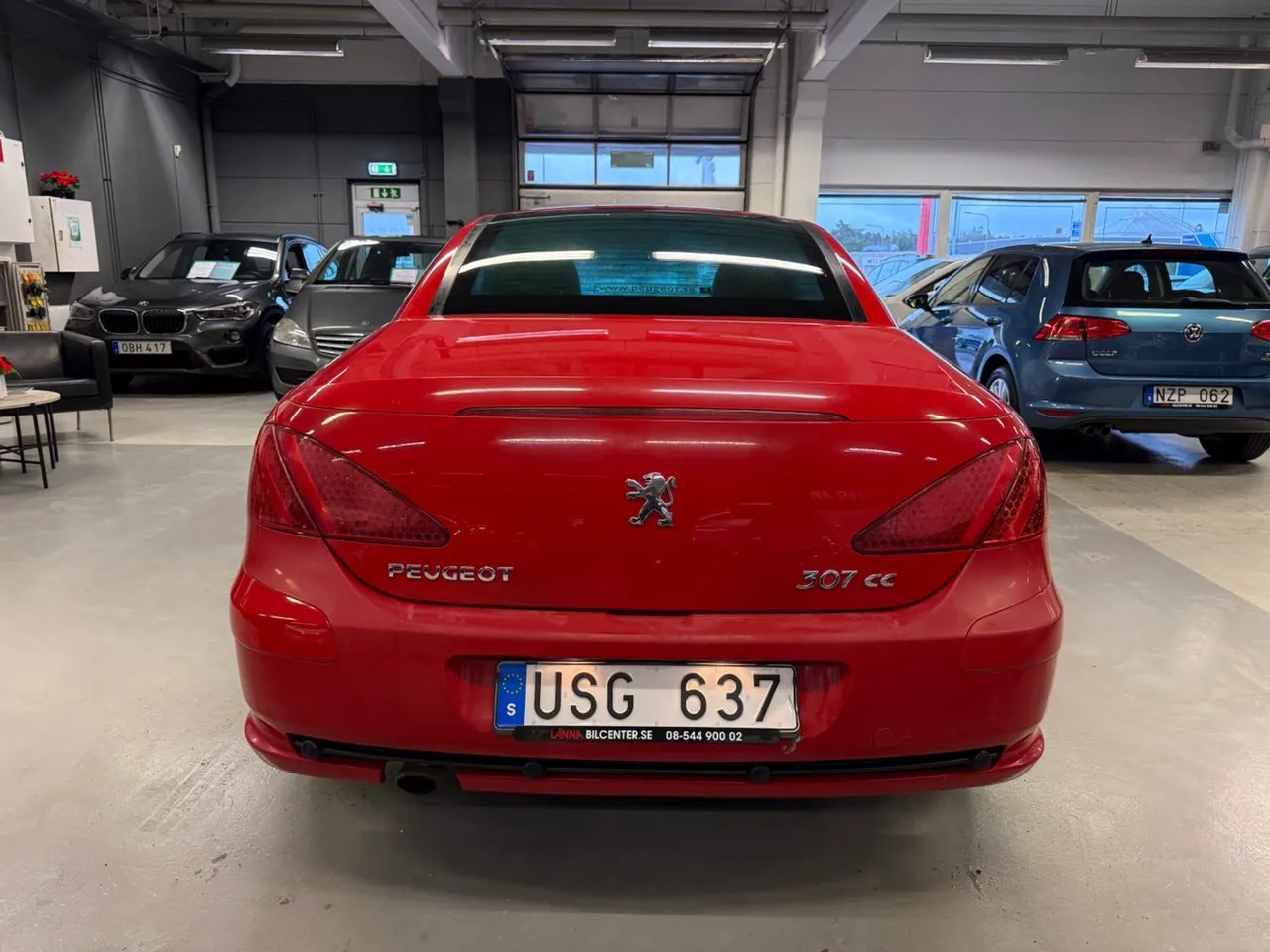 Vehicle image 10