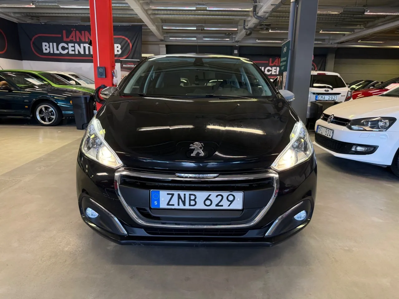 Vehicle image 6