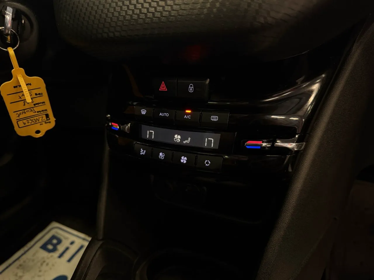 Vehicle image 20