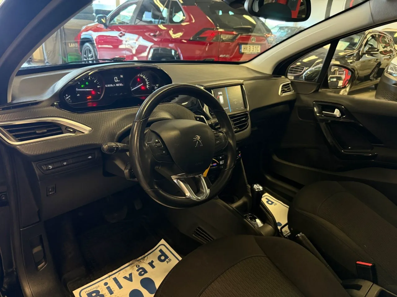 Vehicle image 10