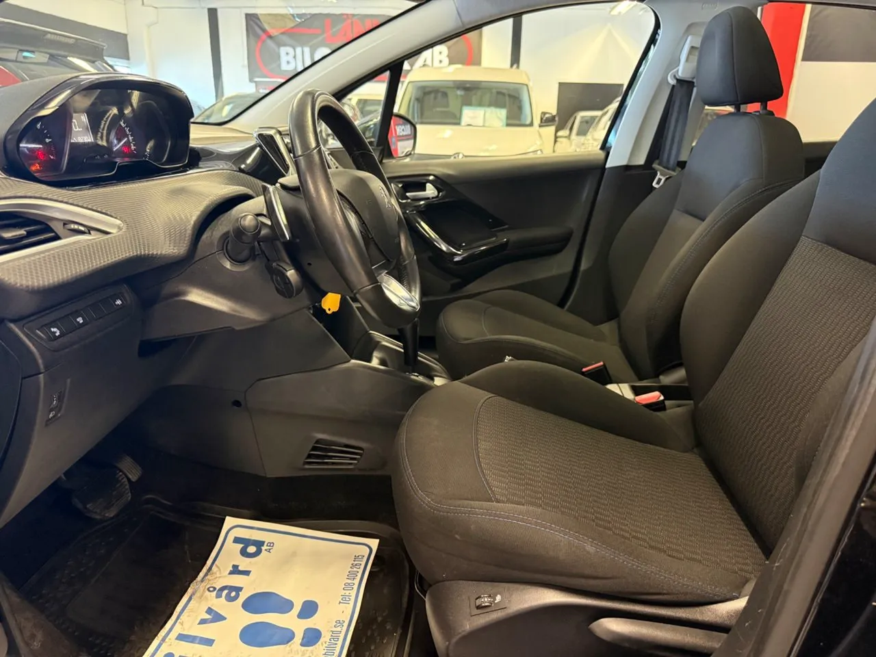 Vehicle image 15