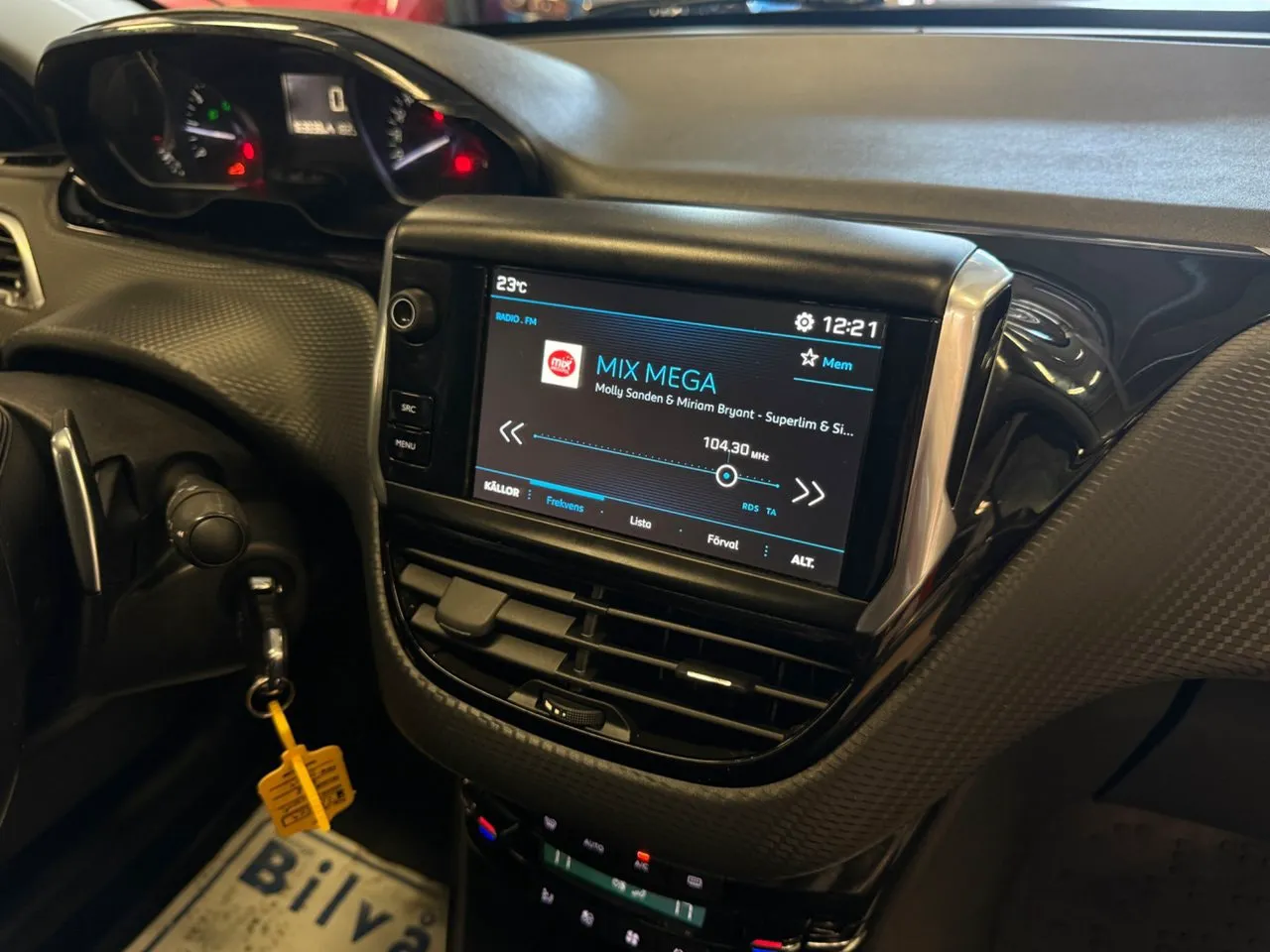 Vehicle image 21