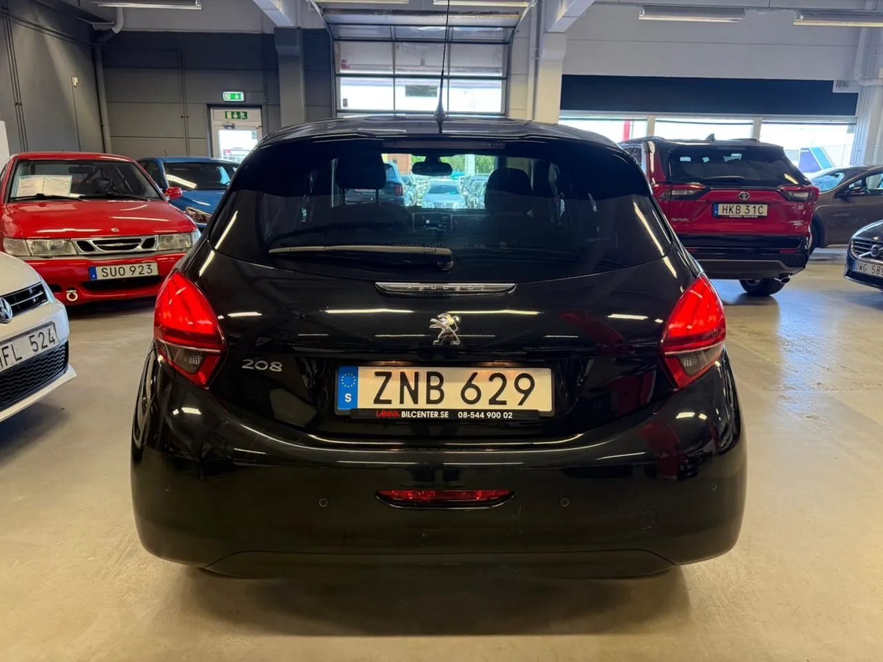 Vehicle image 8