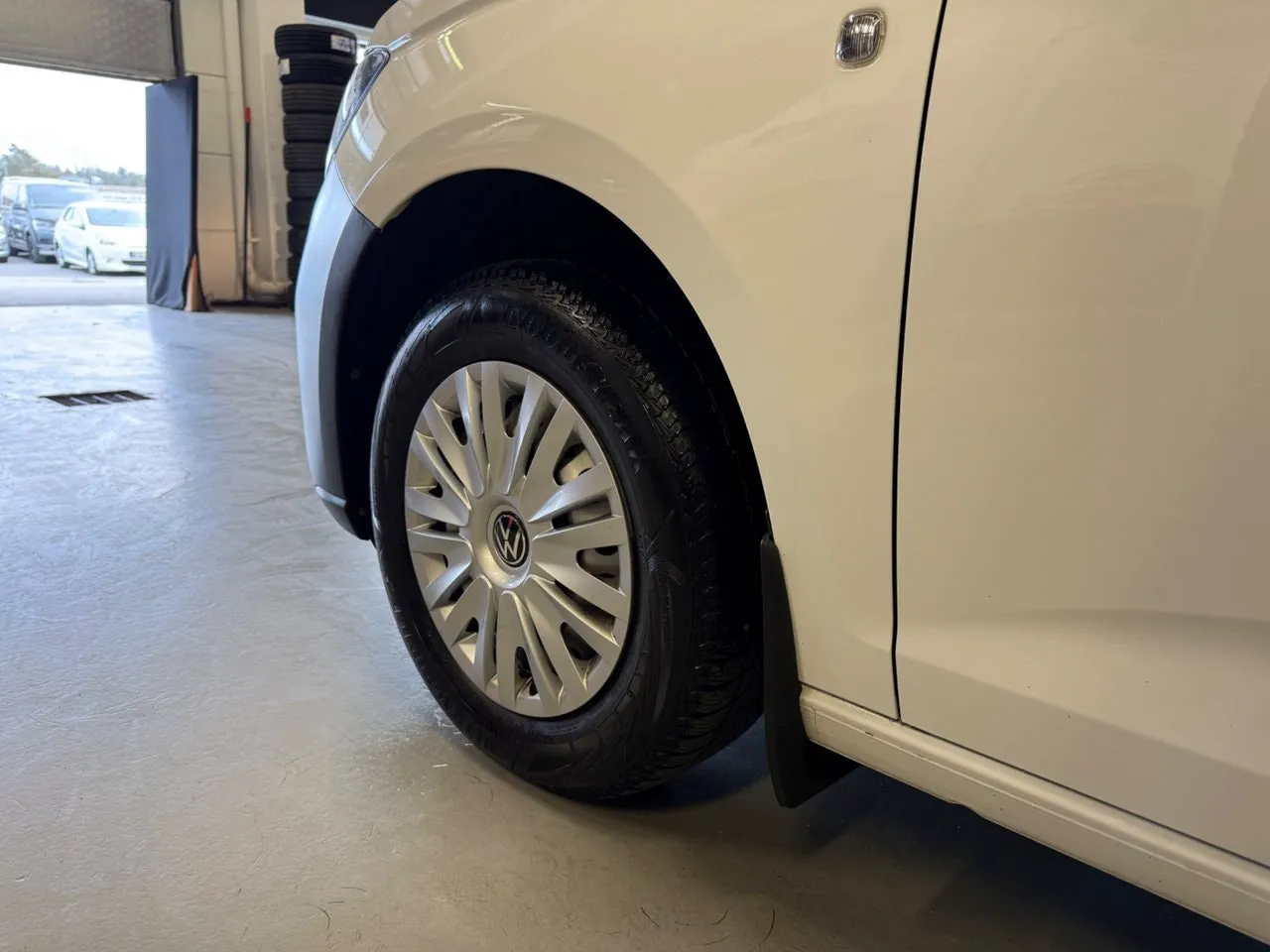 Vehicle image 11