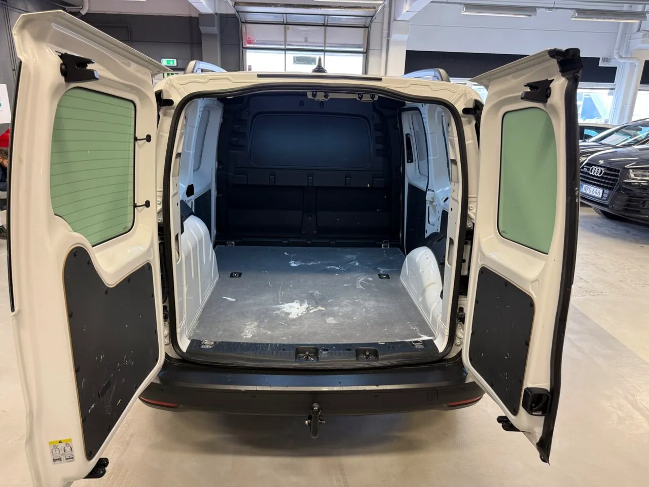 Vehicle image 21