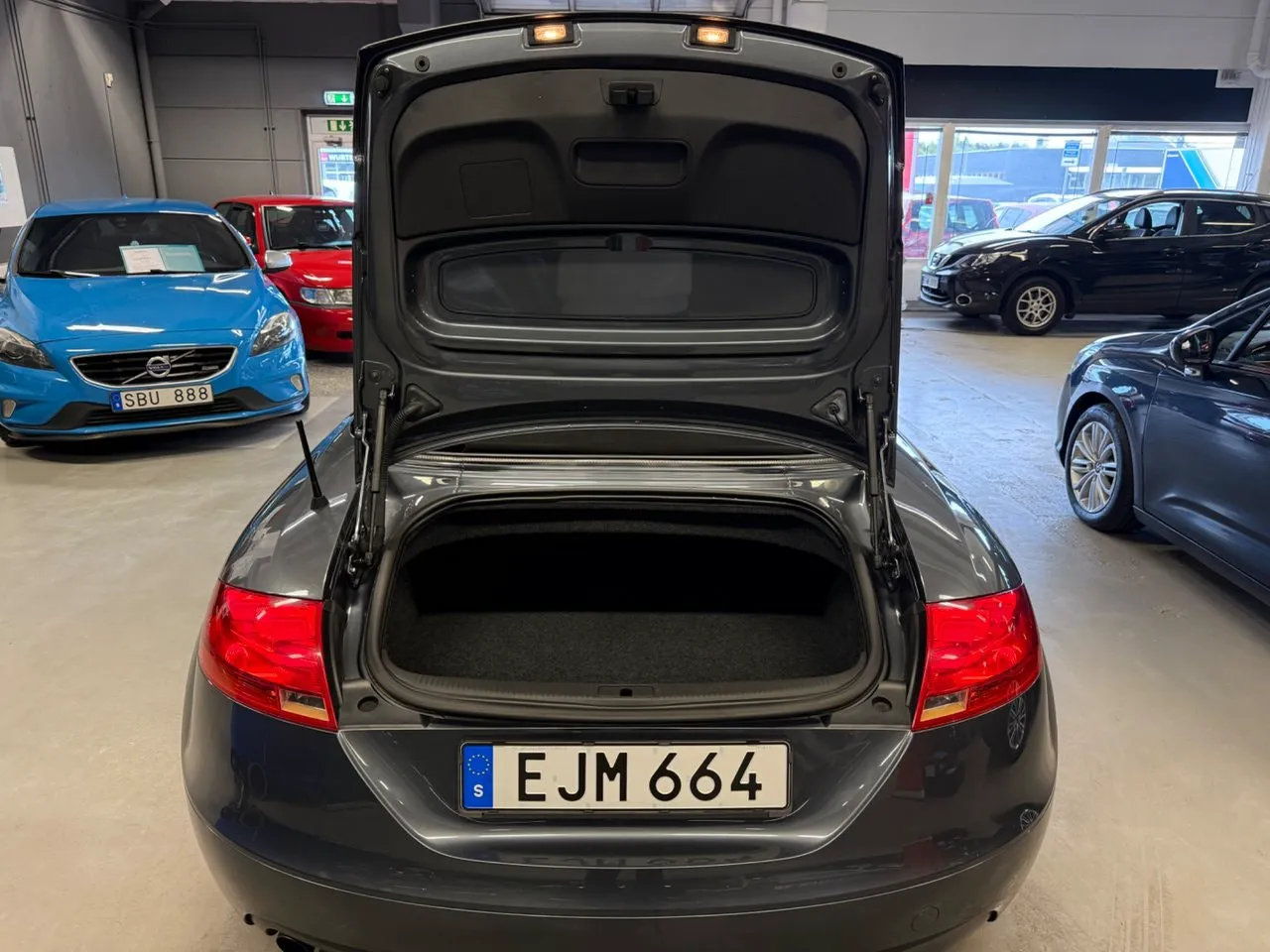 Vehicle image 22