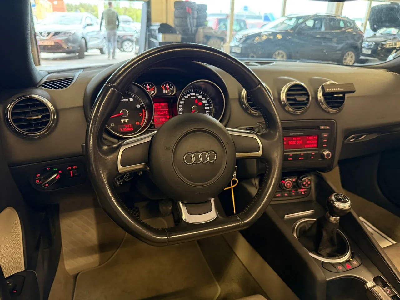Vehicle image 12