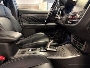 Mitsubishi Outlander bild 25
