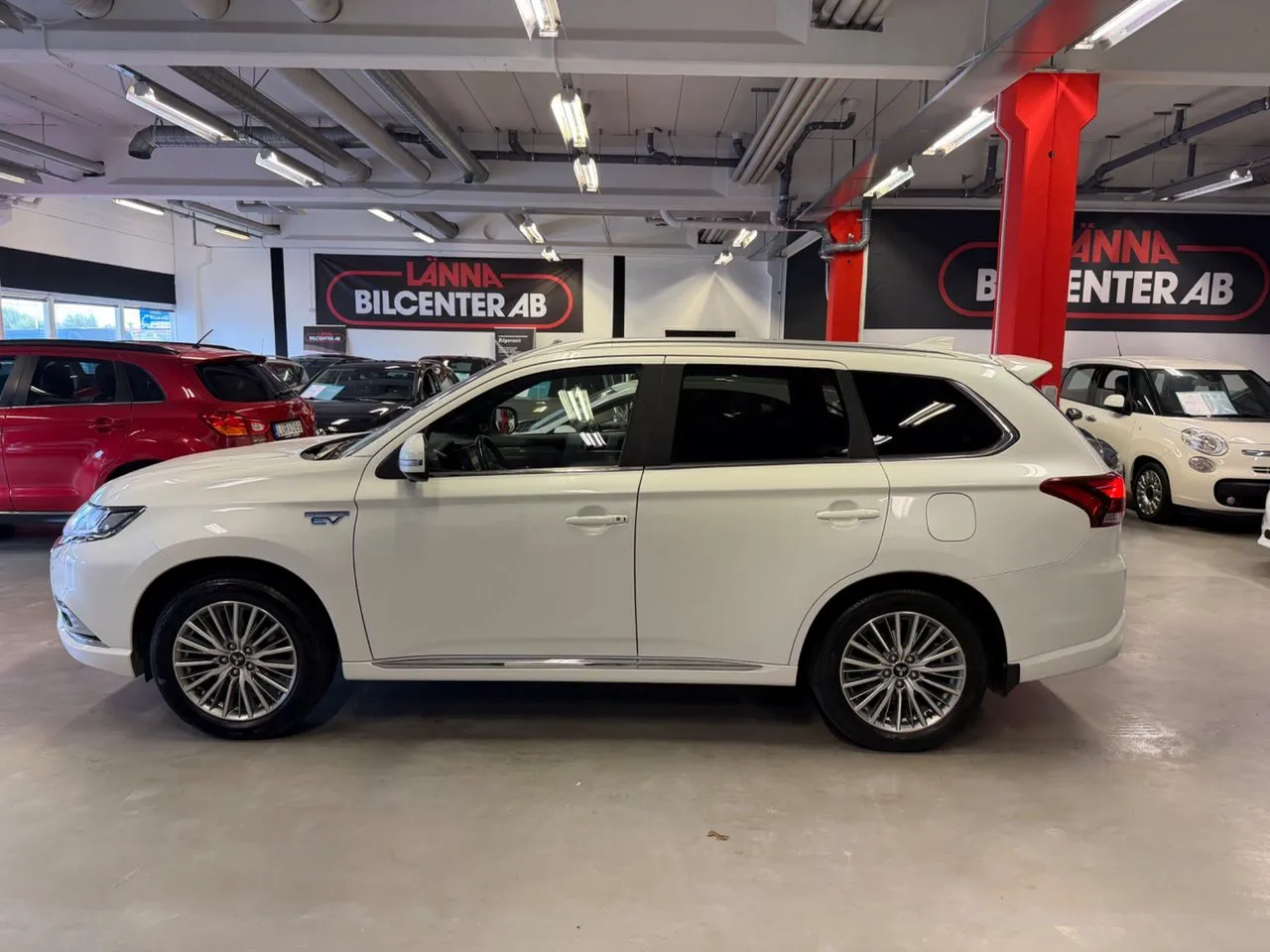 Vehicle image 7