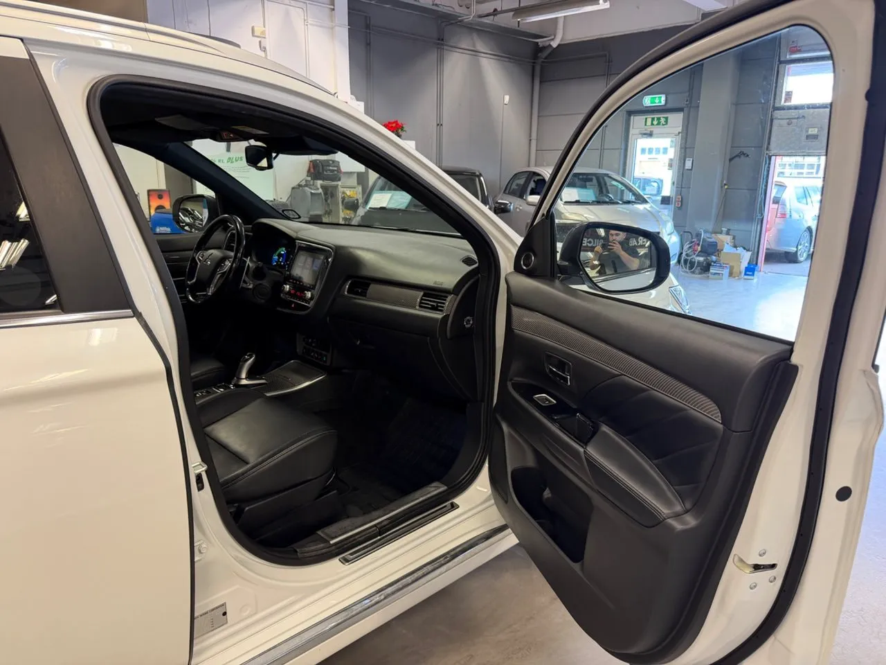 Vehicle image 21