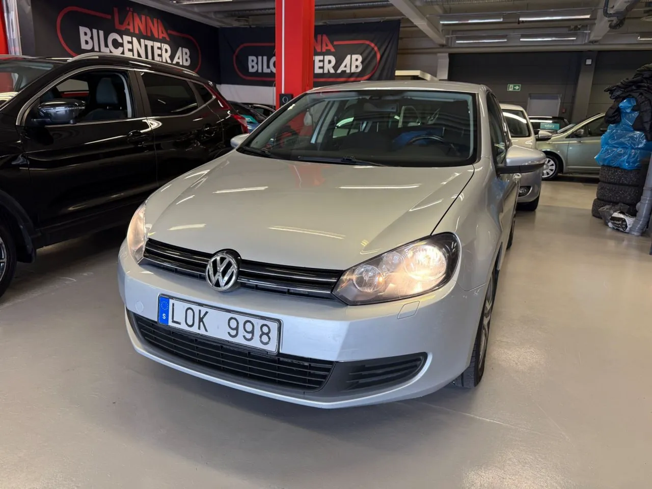 Vehicle image 4