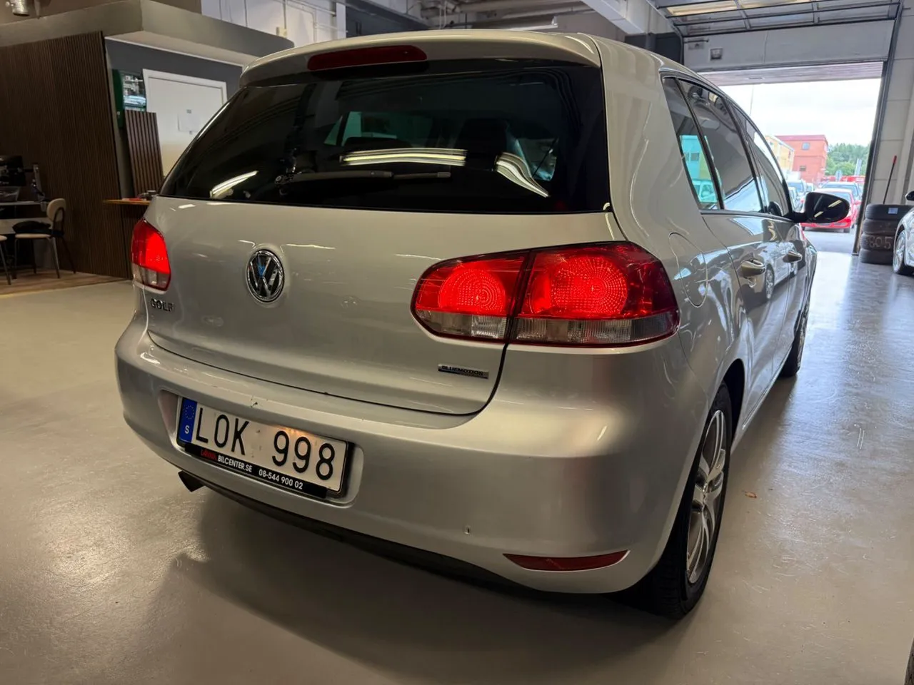 Vehicle image 6