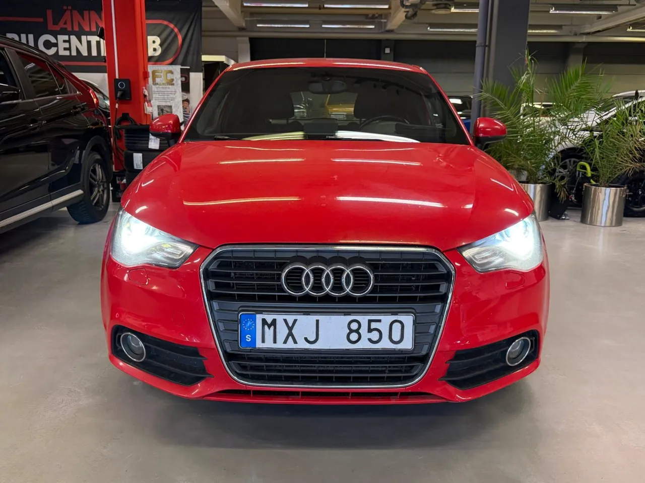 Vehicle image 4