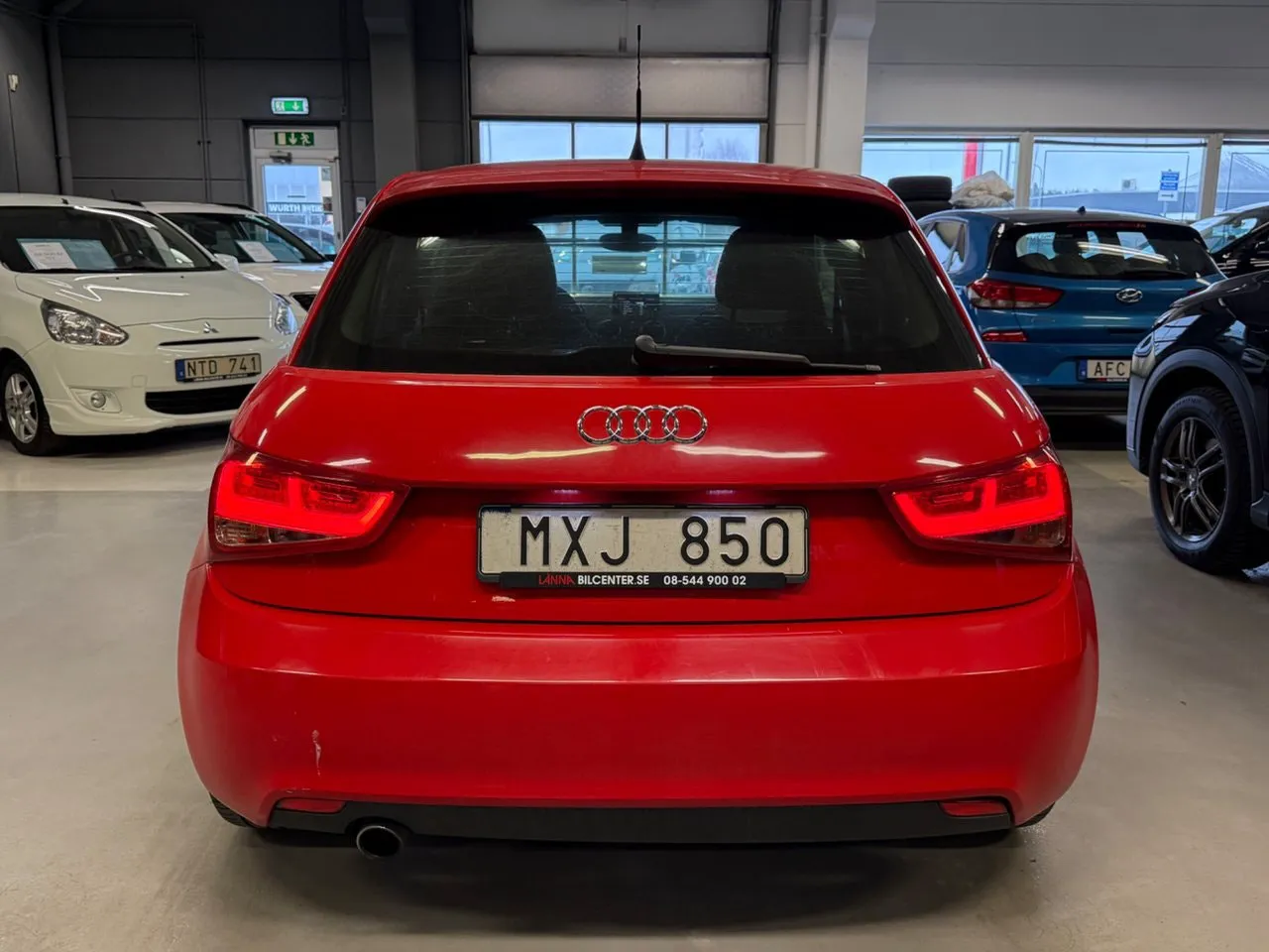 Vehicle image 7