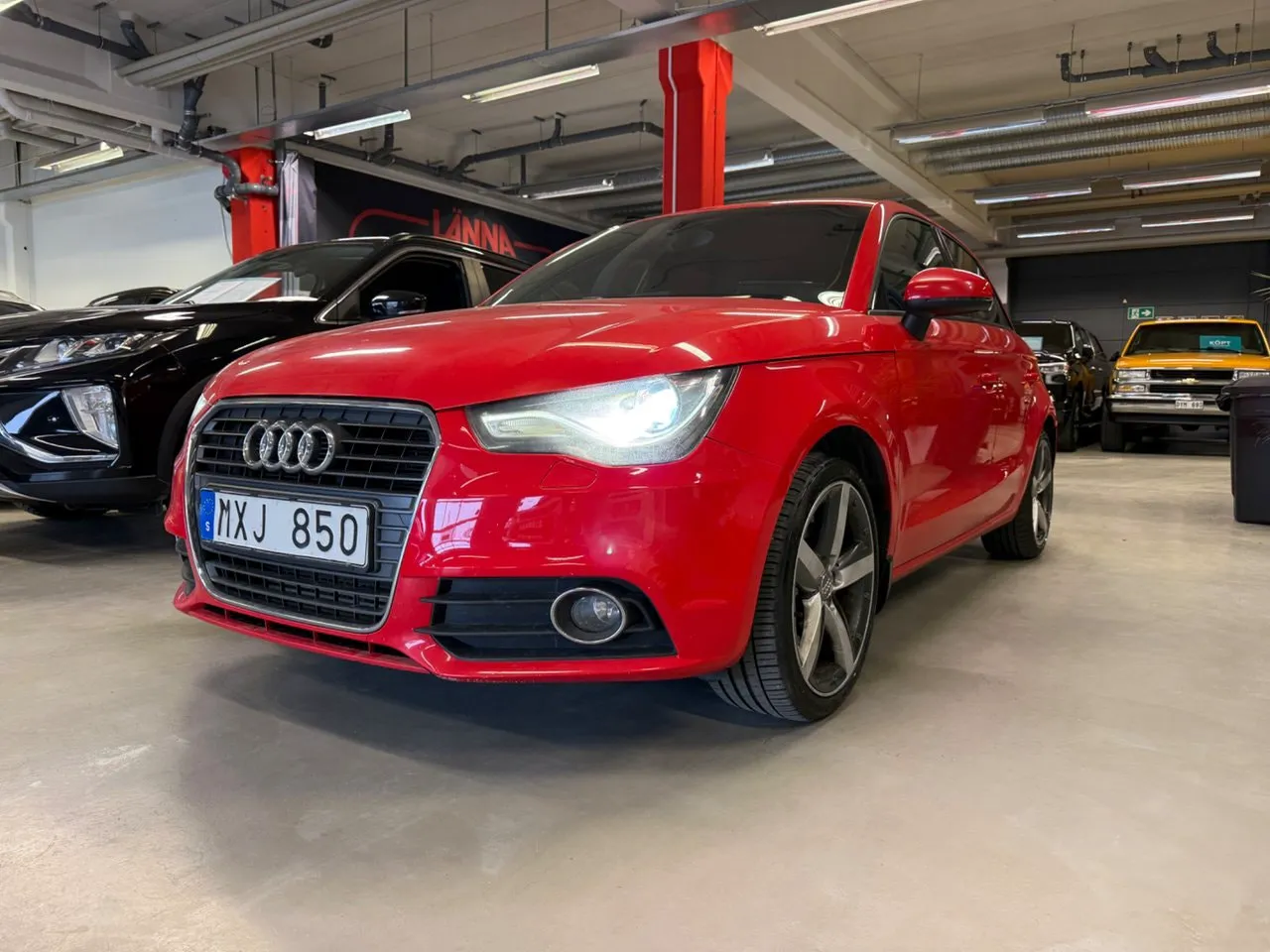 Vehicle image 3