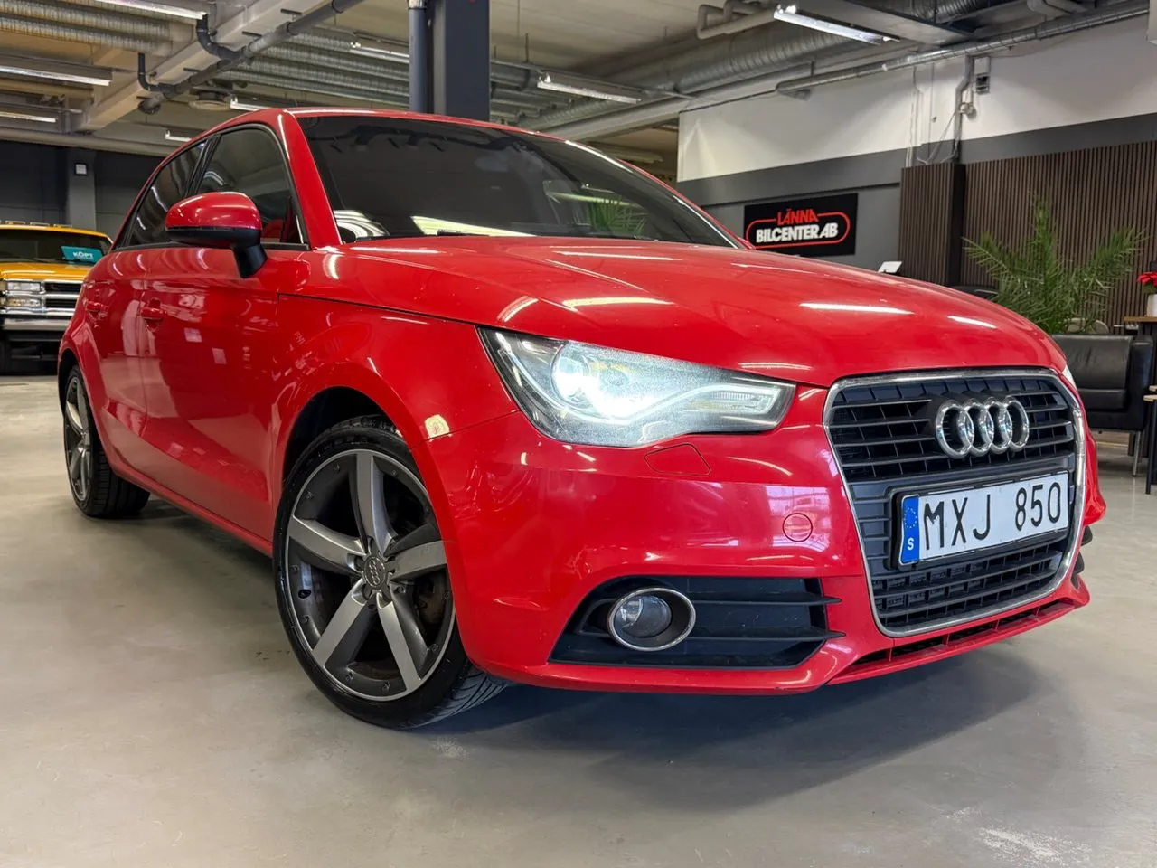 Vehicle image 5