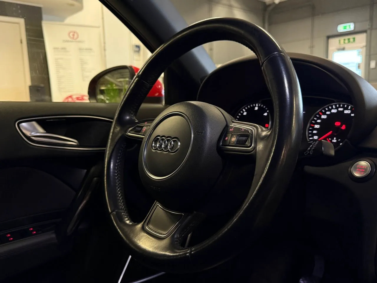Vehicle image 18