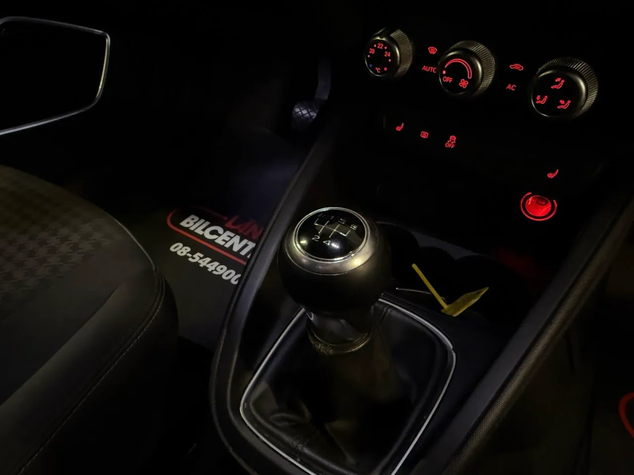Vehicle image 21