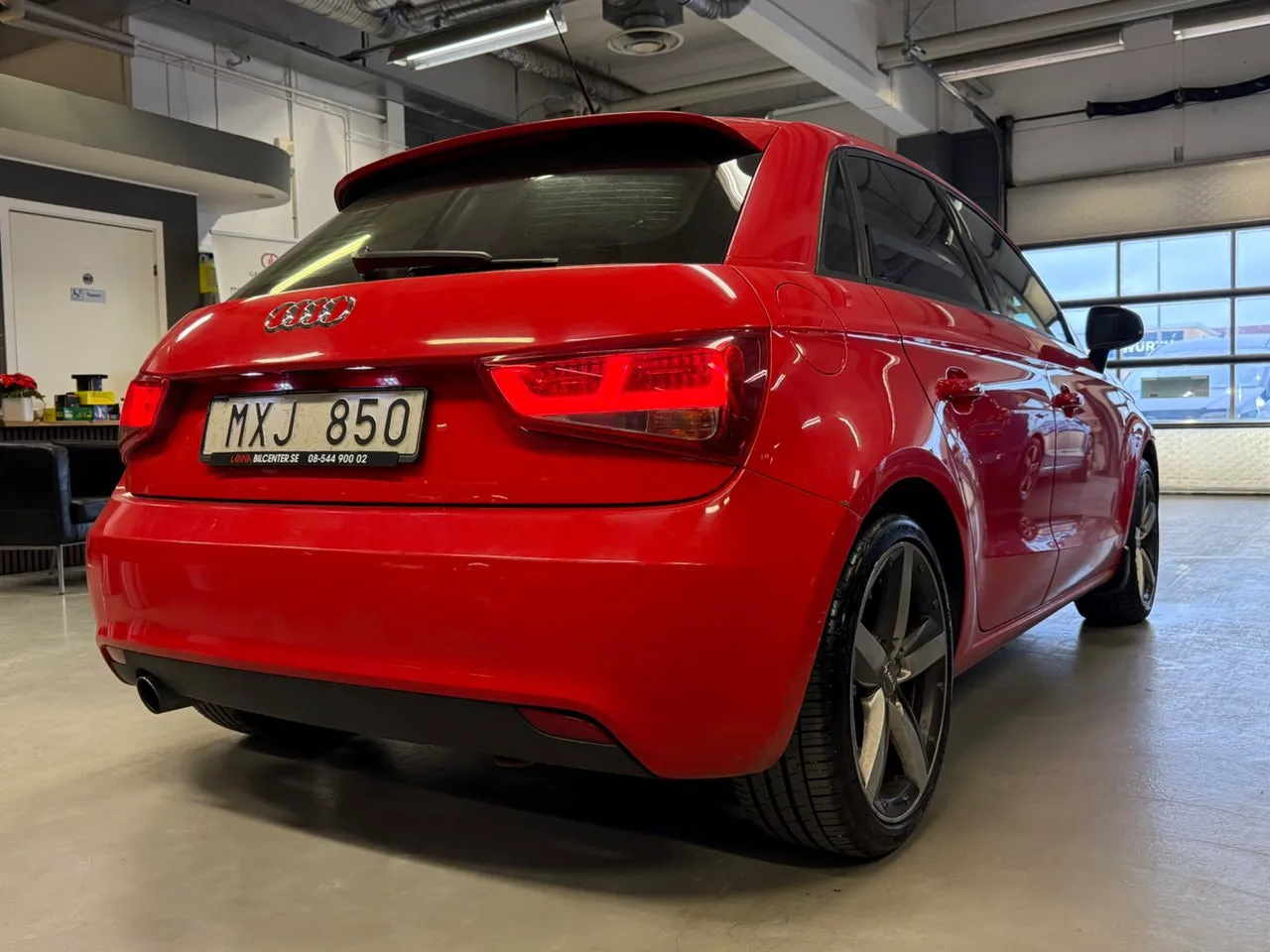 Vehicle image 6