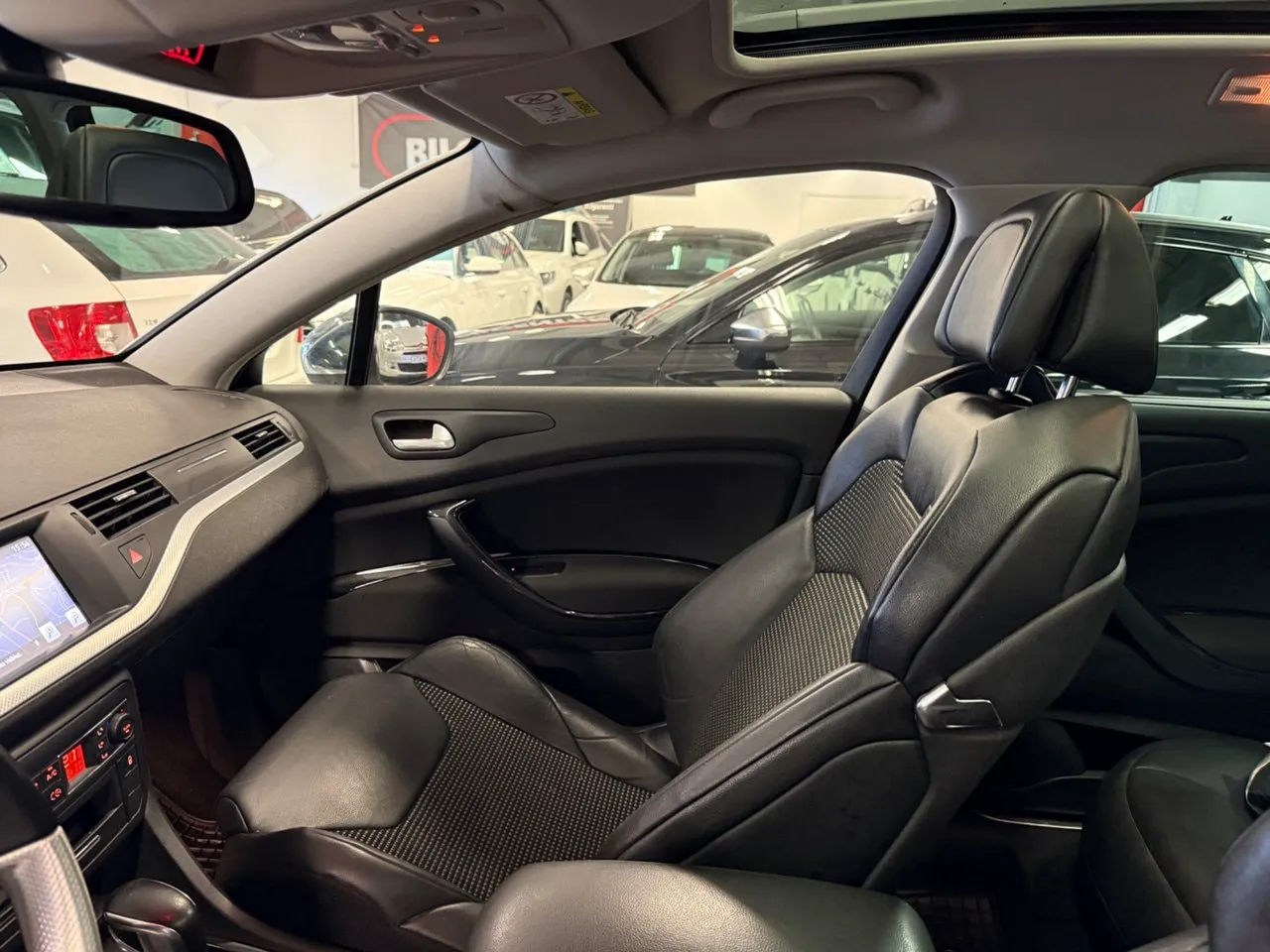 Vehicle image 14