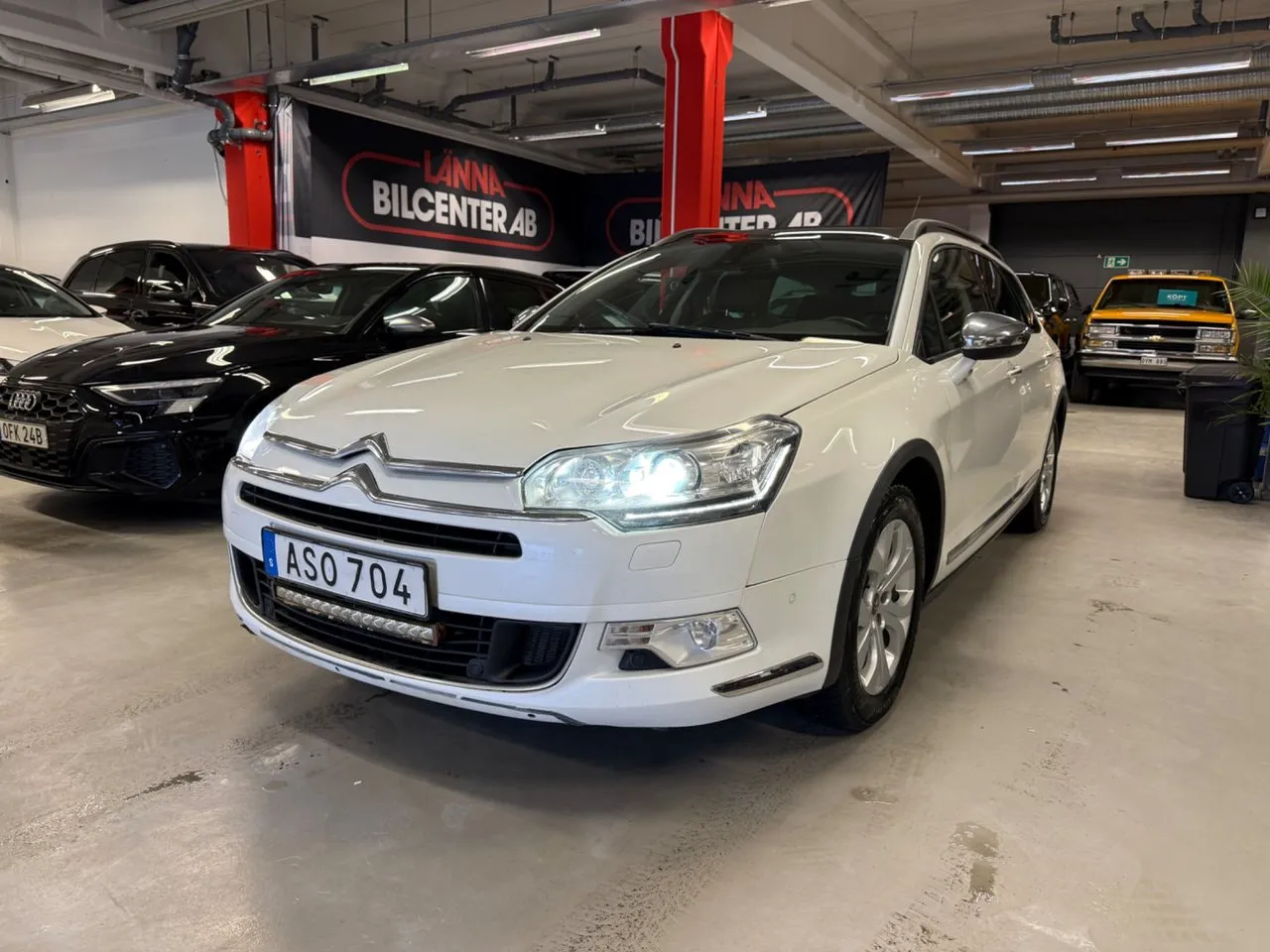 Vehicle image 2