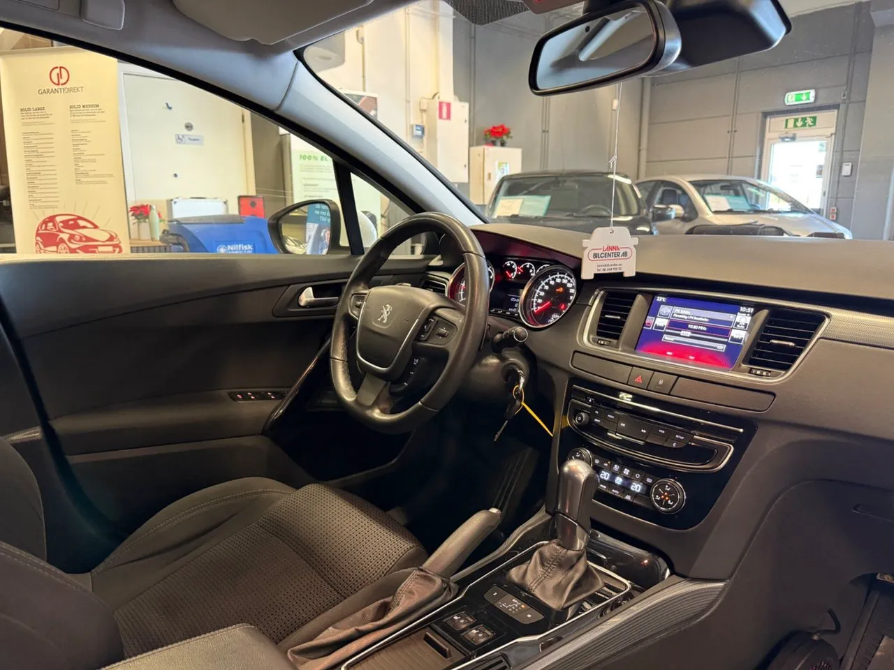 Vehicle image 17