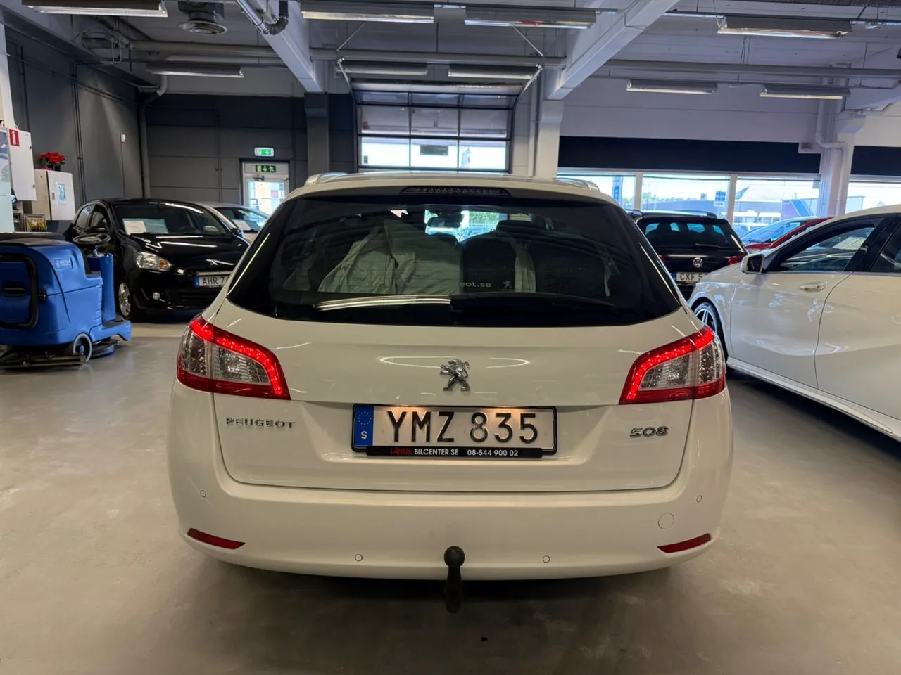 Vehicle image 6