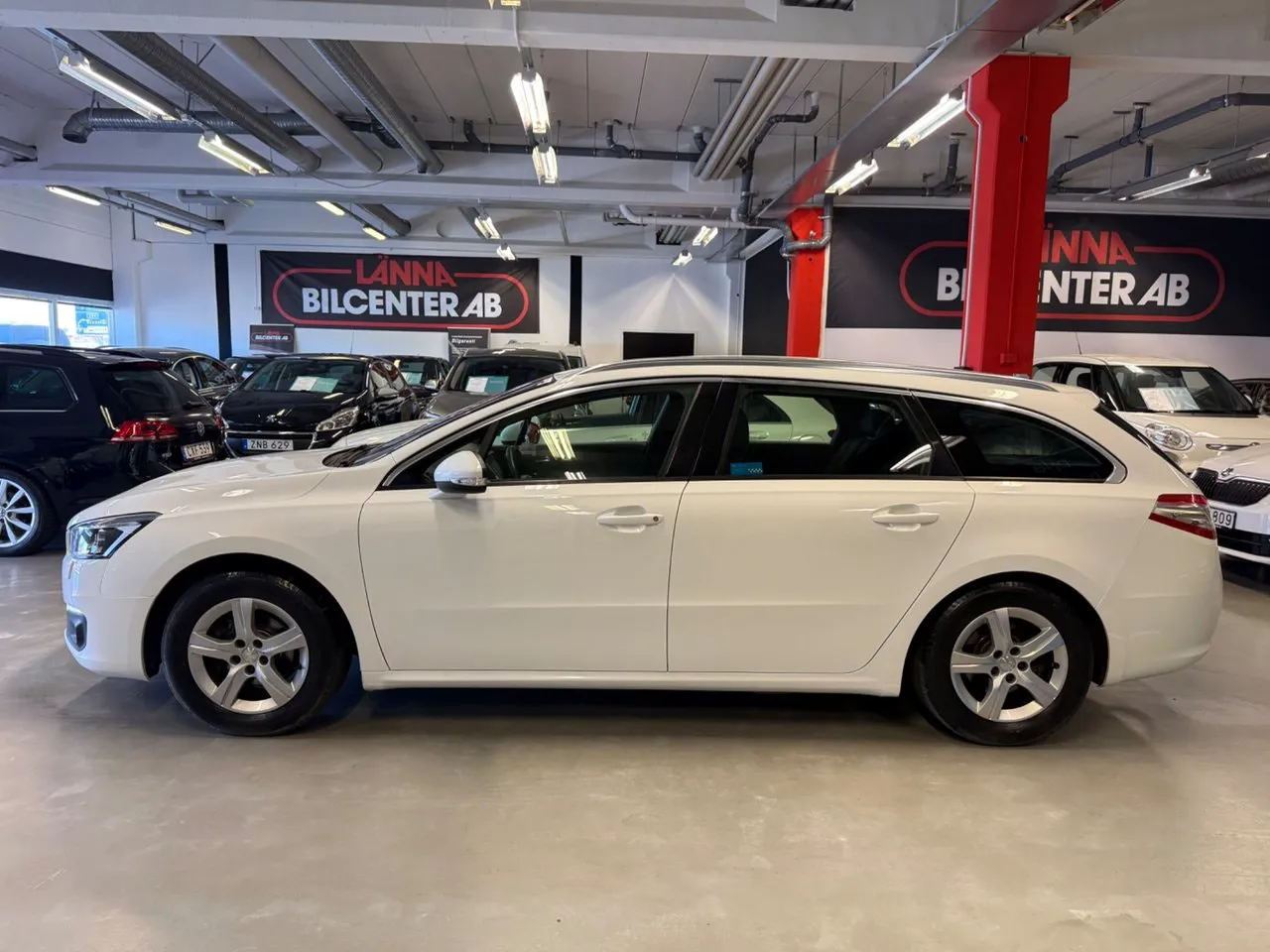 Vehicle image 9