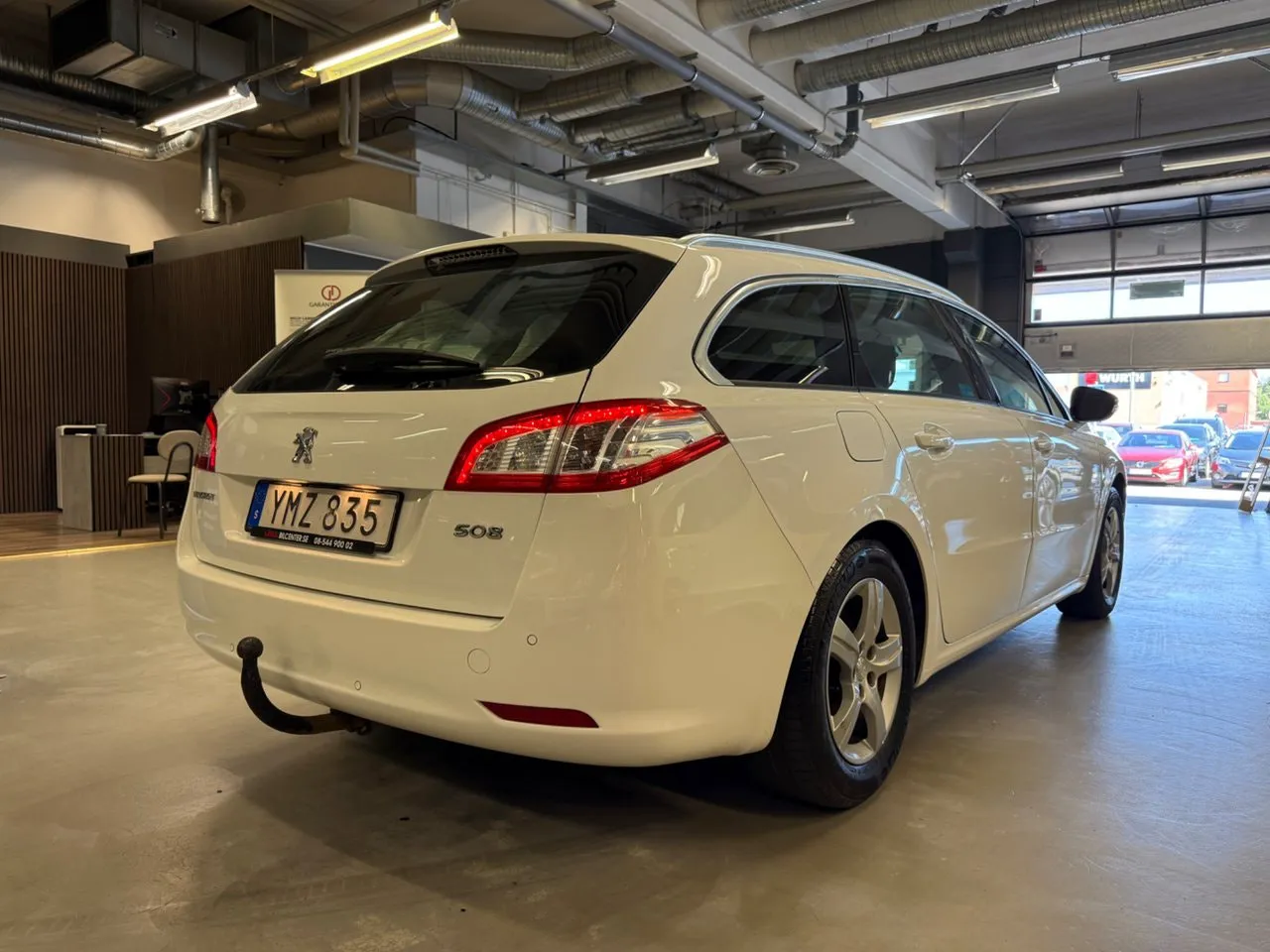 Vehicle image 5