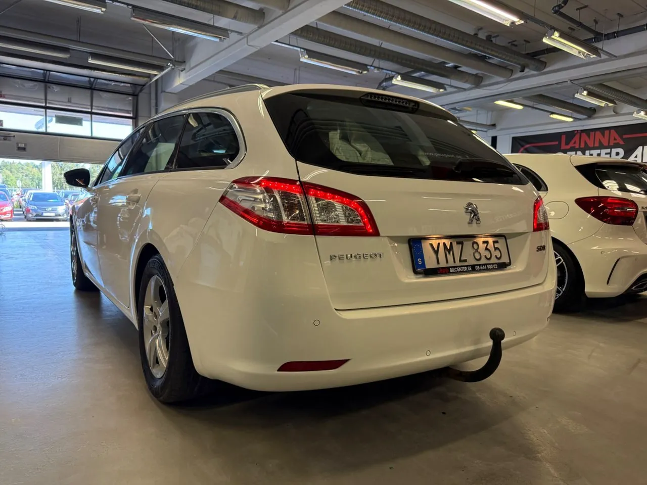 Vehicle image 7