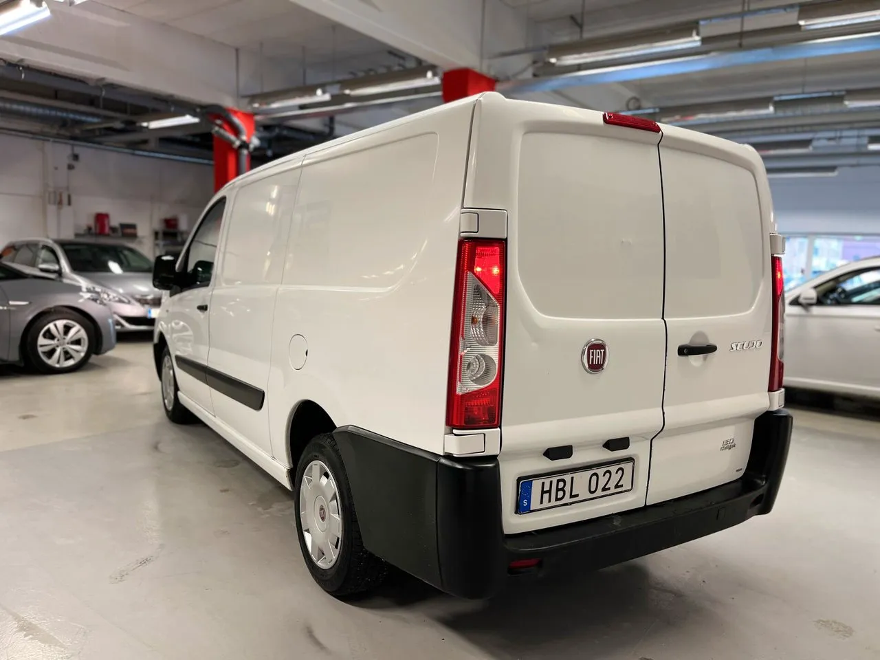 Vehicle image 6