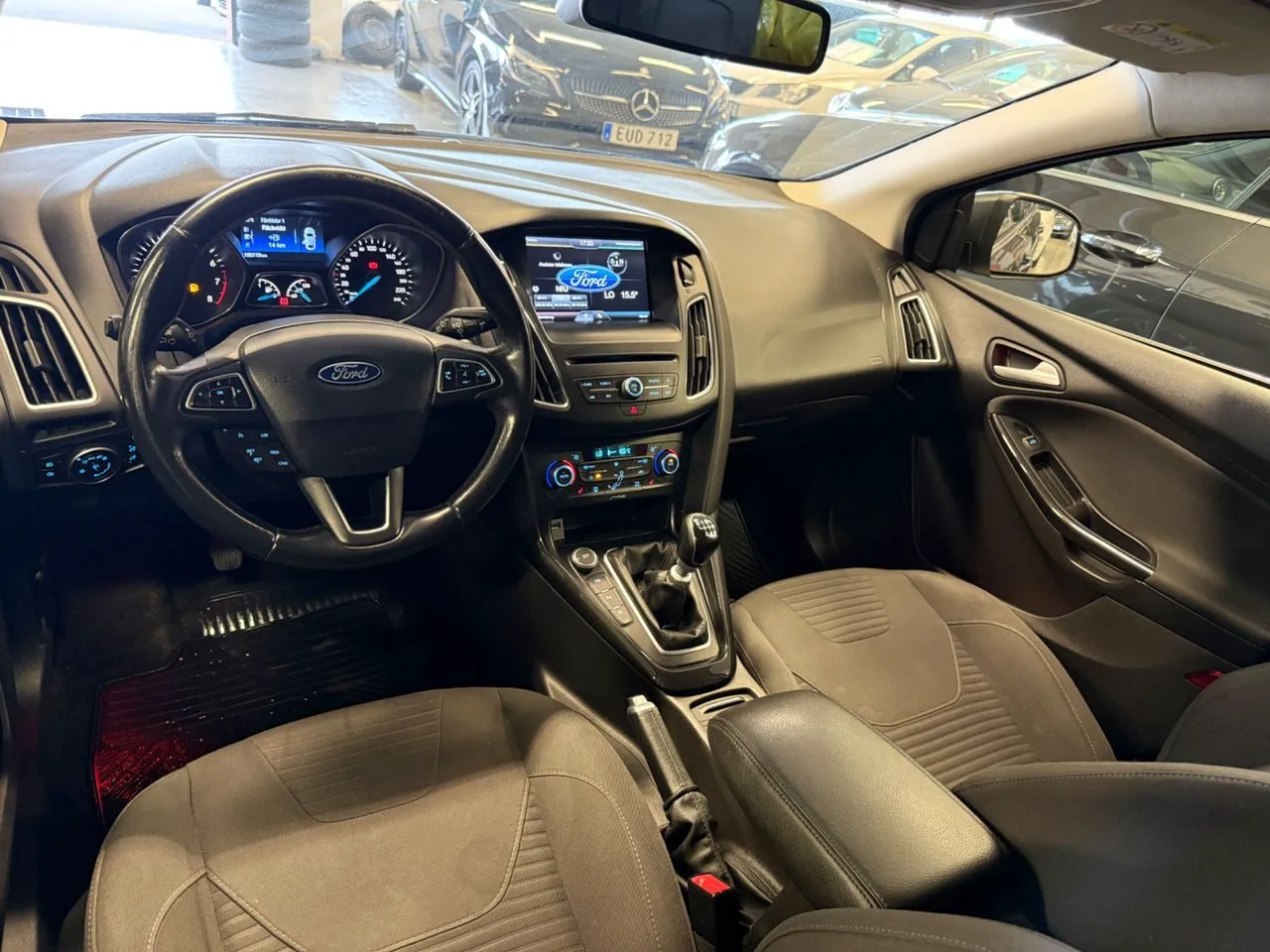 Vehicle image 15