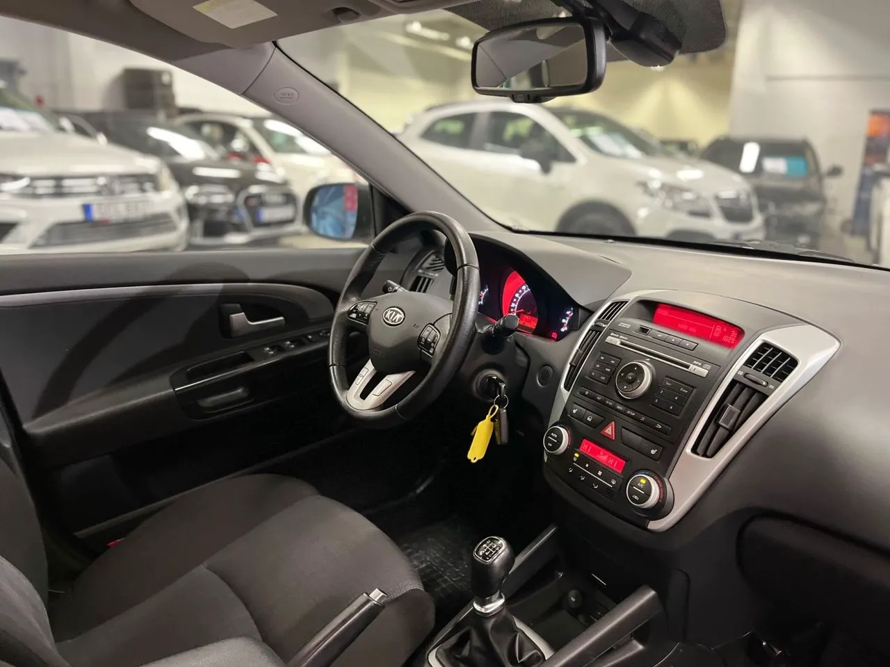 Vehicle image 13