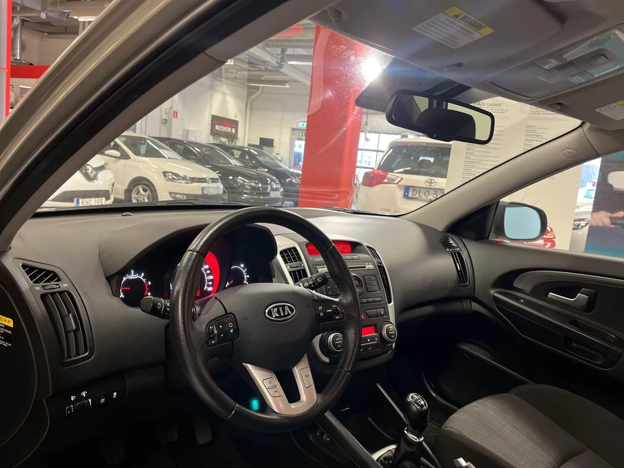Vehicle image 10