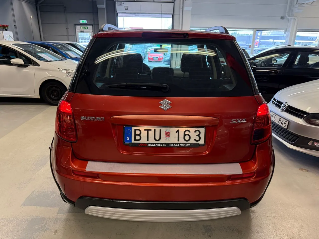 Vehicle image 6
