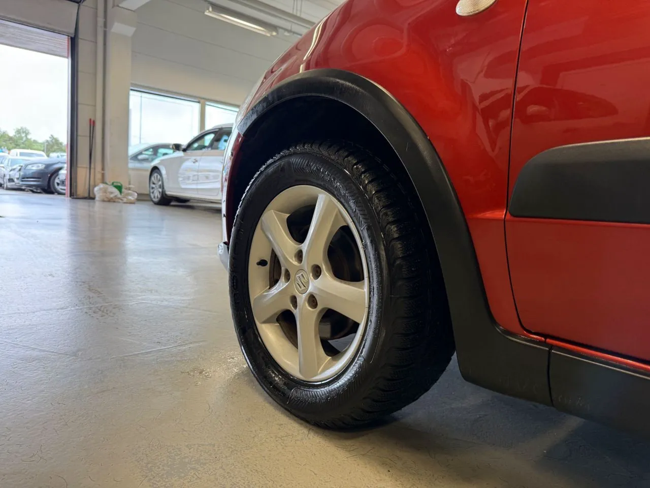 Vehicle image 8