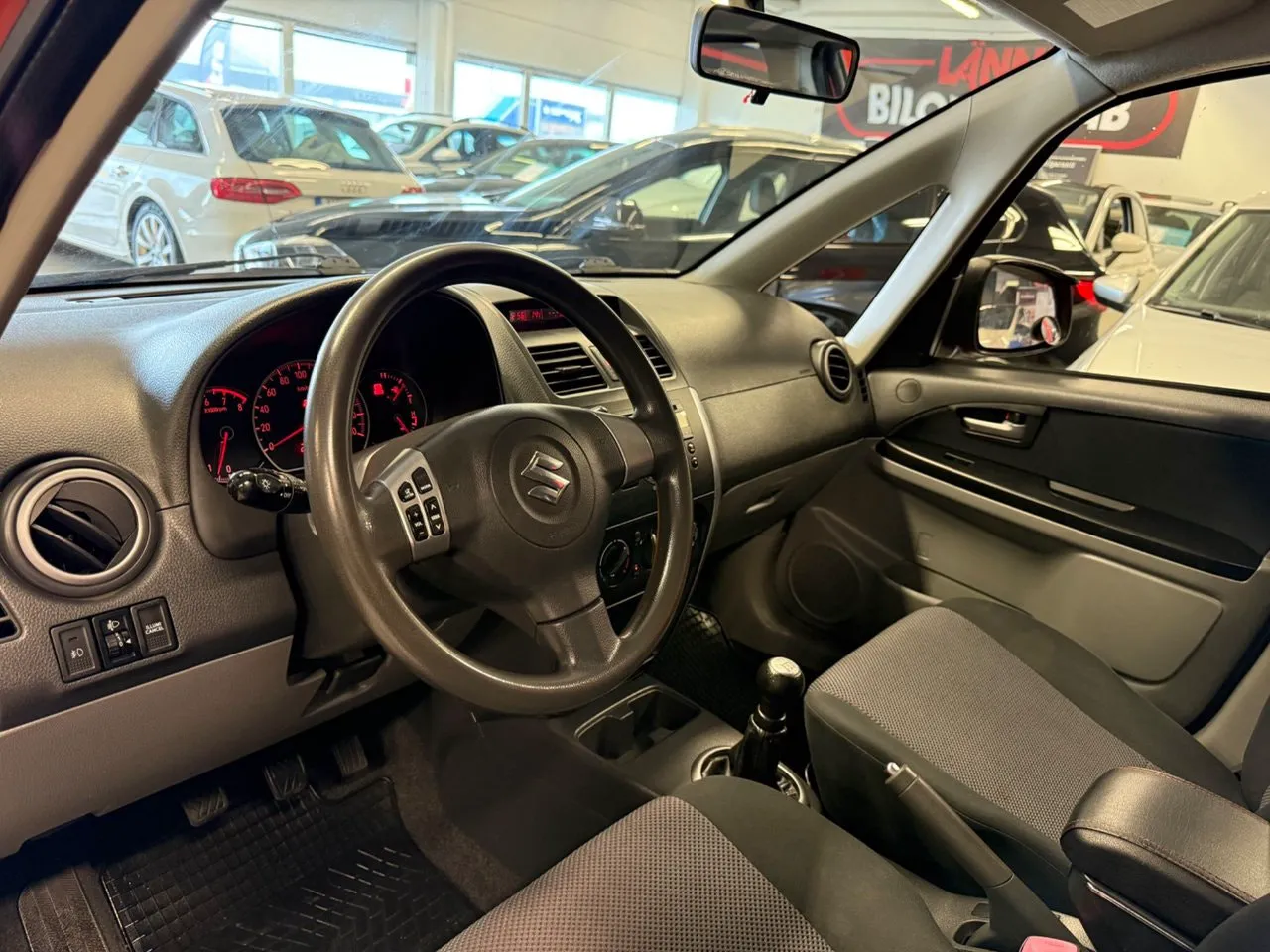 Vehicle image 9