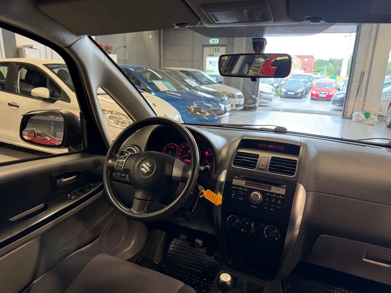 Vehicle image 18