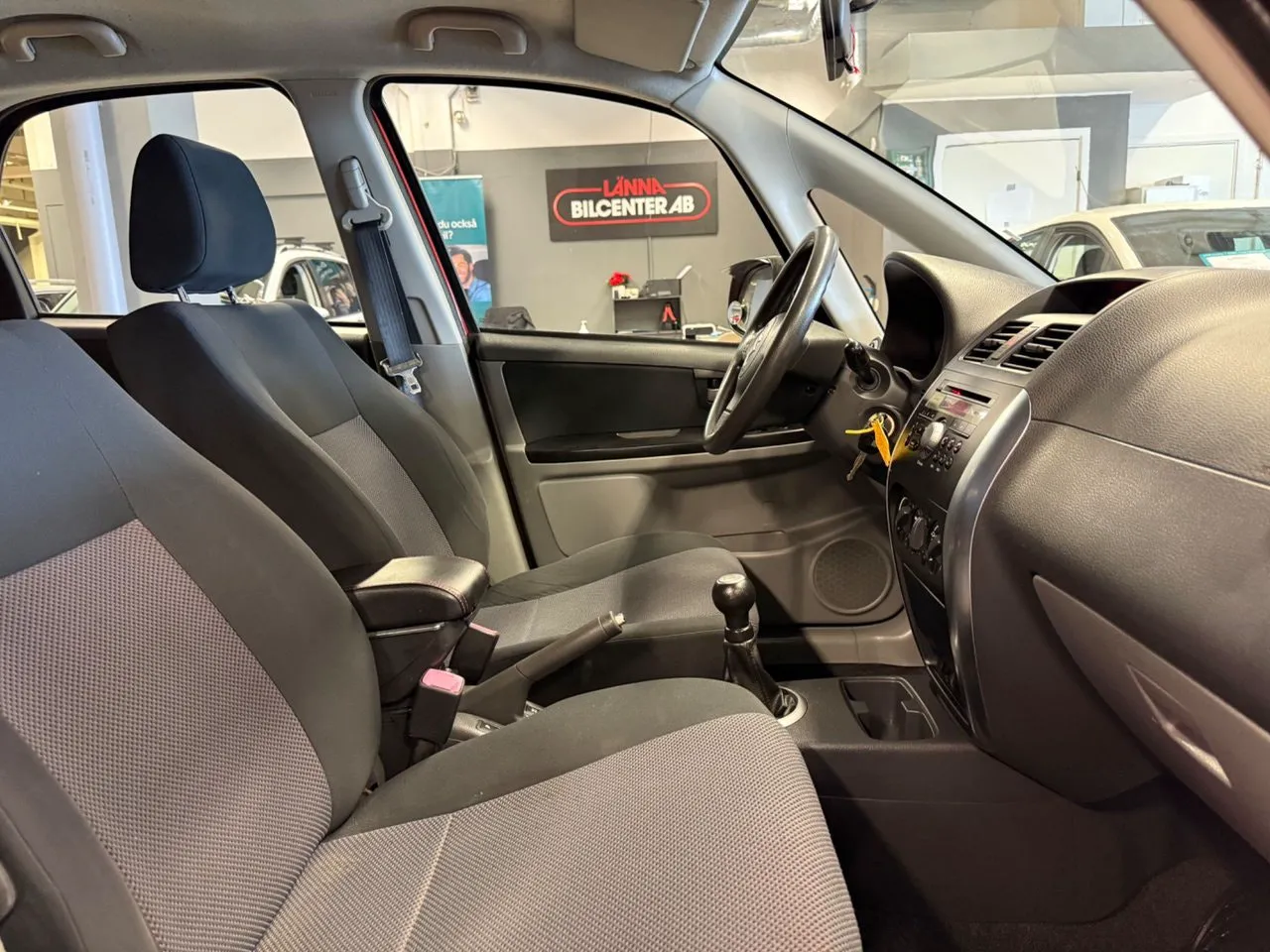 Vehicle image 17
