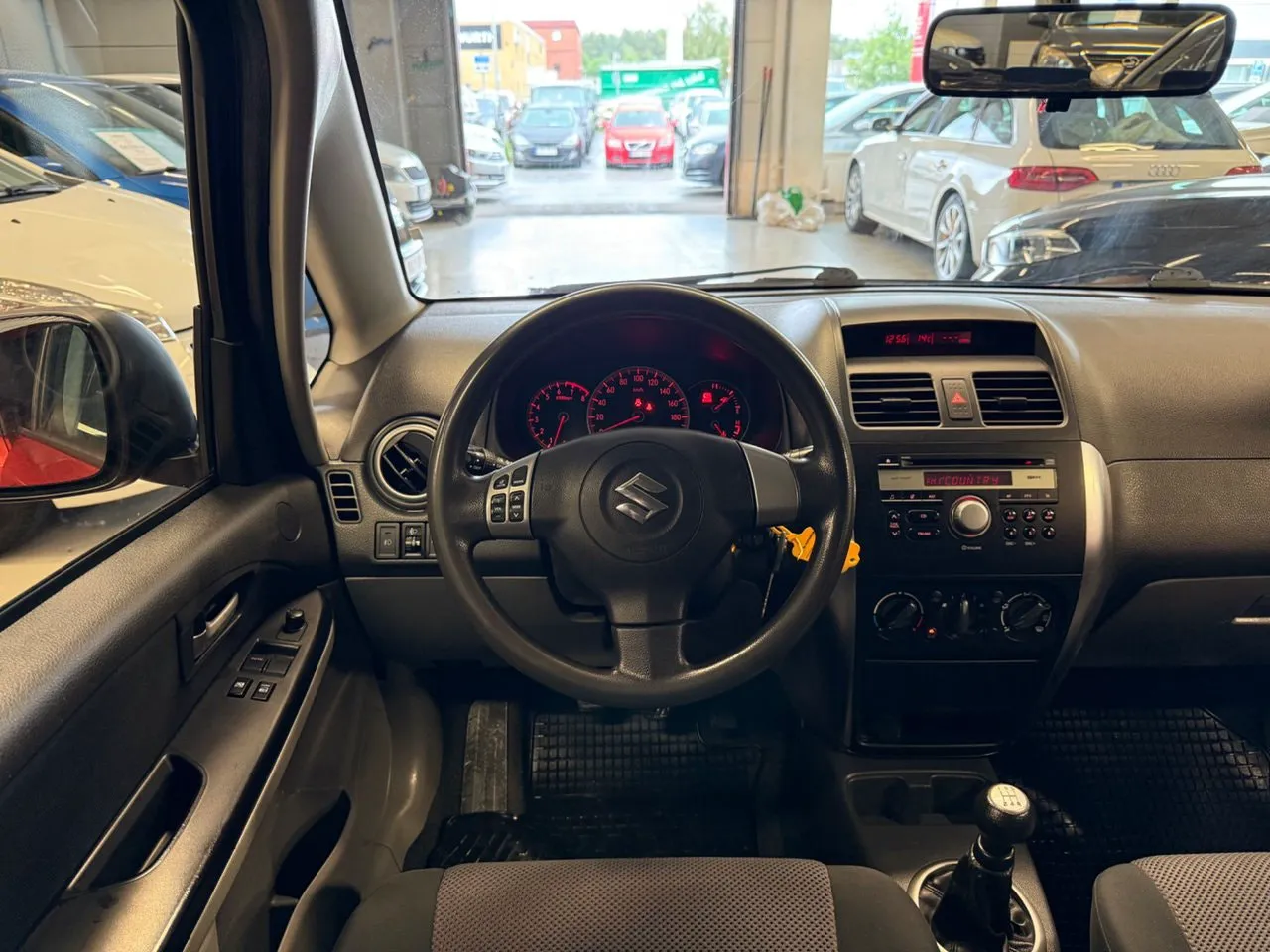 Vehicle image 14