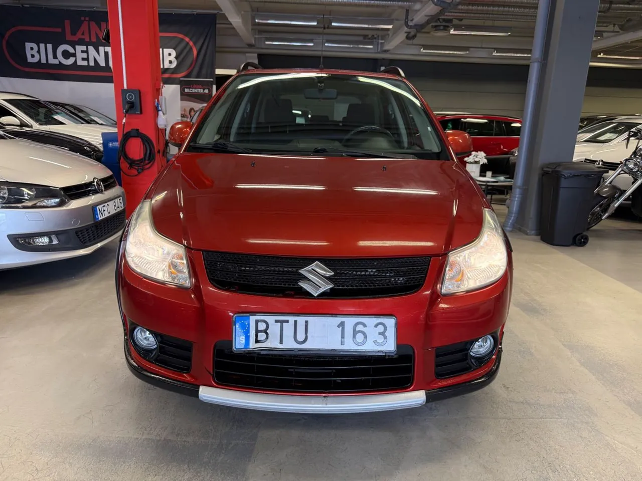 Vehicle image 4