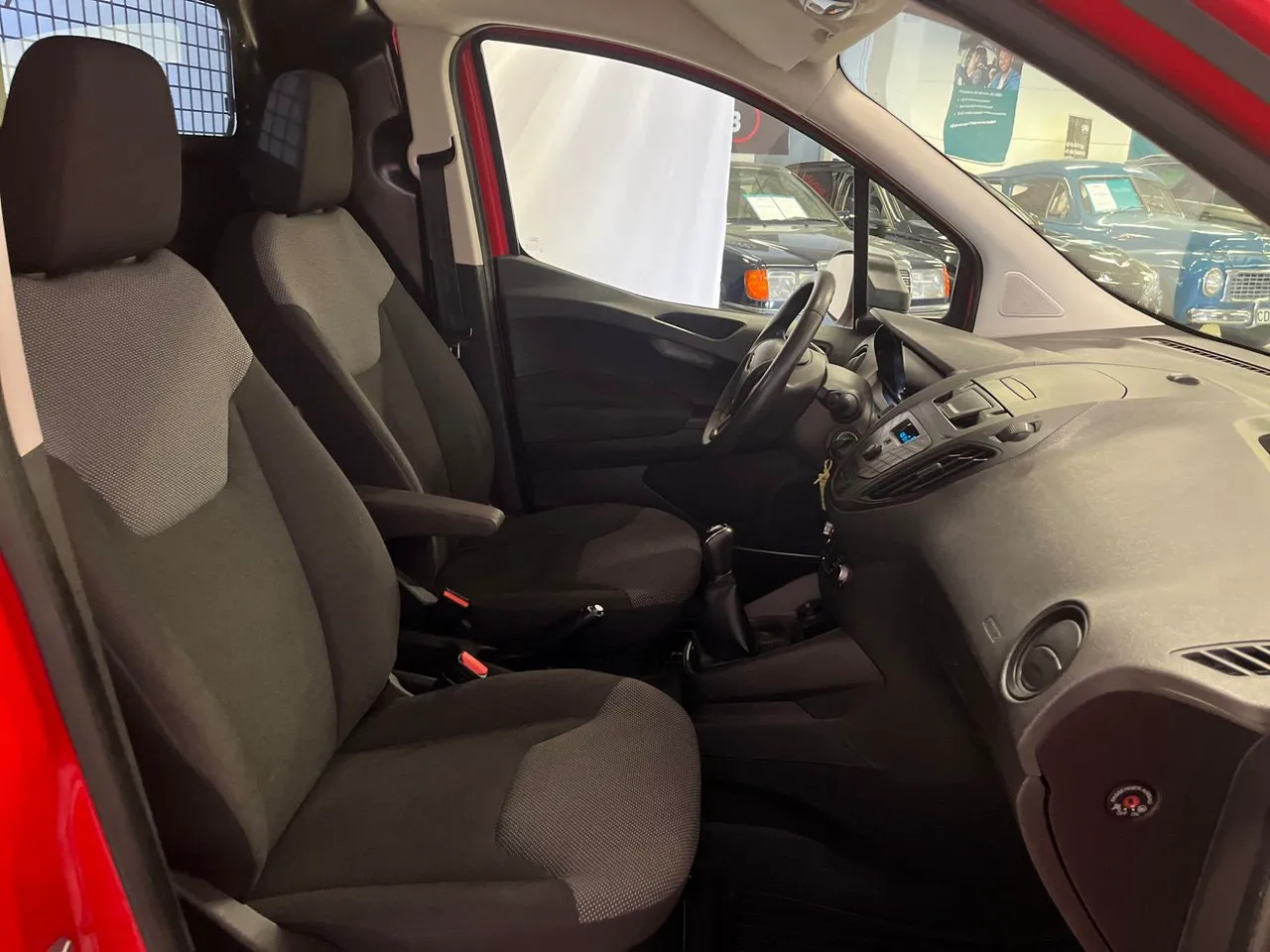 Vehicle image 14