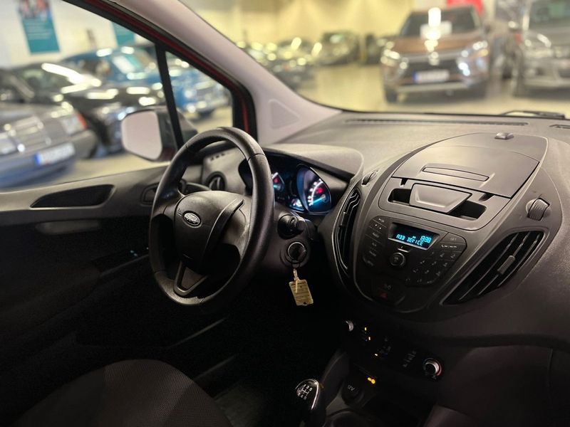 Ford Transit Courier bild 17